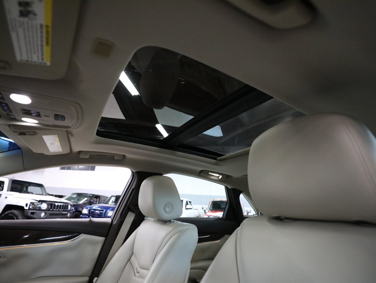 2015 Cadillac XTS Luxury AWD - Photo 31 - Addison, IL 60101