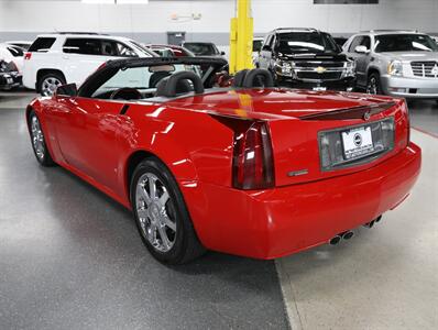2007 Cadillac XLR Passion Red Limited Editi   - Photo 17 - Addison, IL 60101