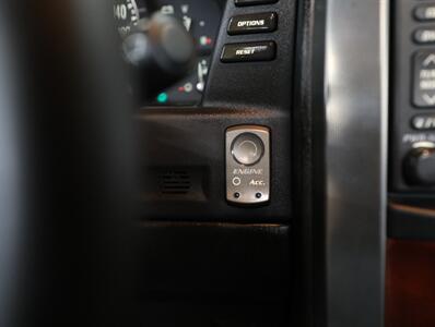 2007 Cadillac XLR Passion Red Limited Editi   - Photo 36 - Addison, IL 60101