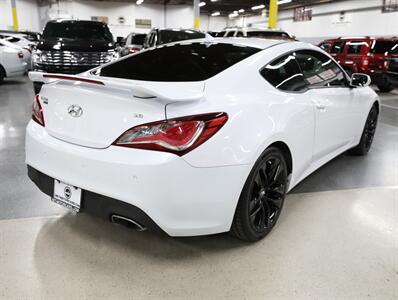 2015 Hyundai Genesis Coupe 3.8 Ultimate   - Photo 9 - Addison, IL 60101