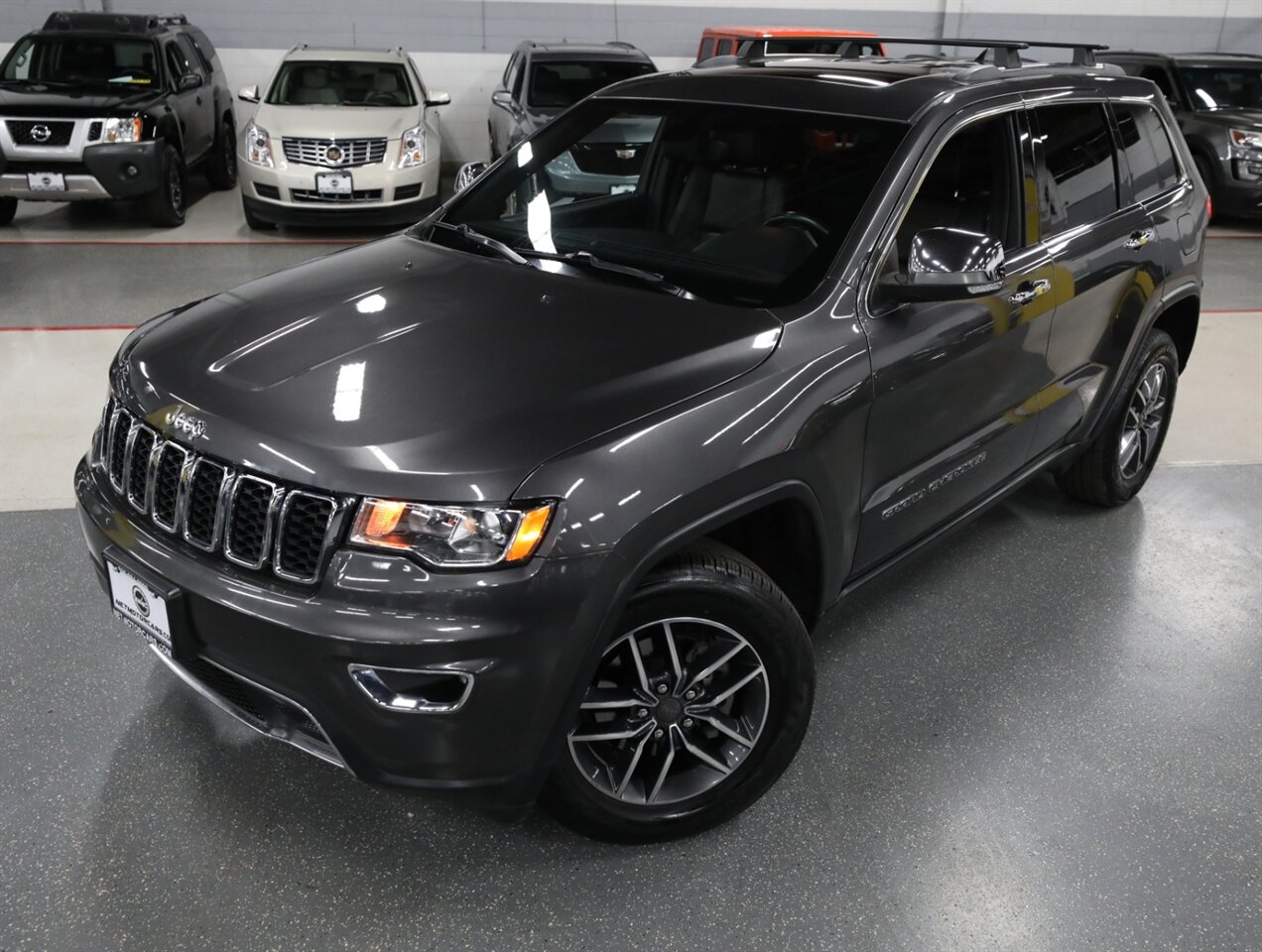 2019 Jeep Grand Cherokee Limited 4X4 - Photo 2 - Addison, IL 60101