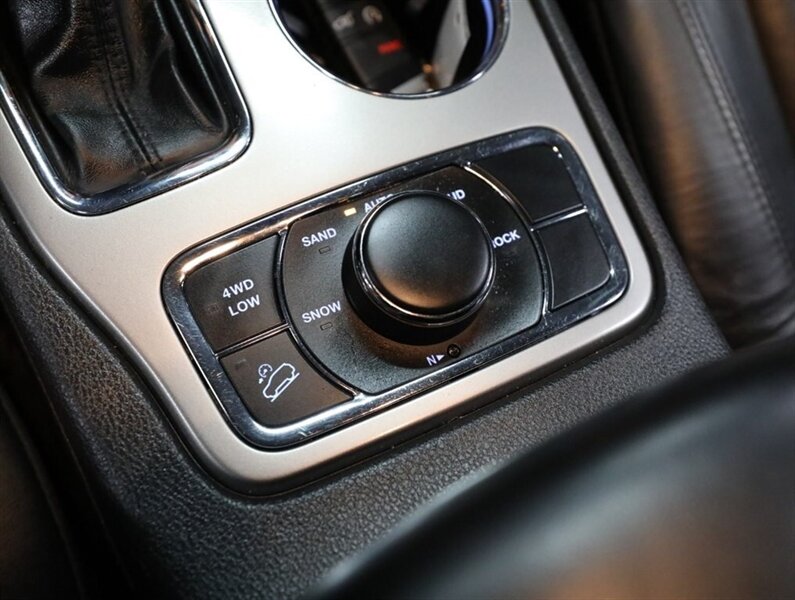 2019 Jeep Grand Cherokee Limited 4X4 - Photo 35 - Addison, IL 60101