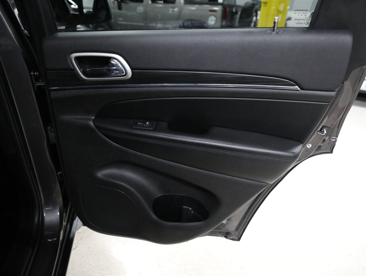 2019 Jeep Grand Cherokee Limited 4X4 - Photo 21 - Addison, IL 60101