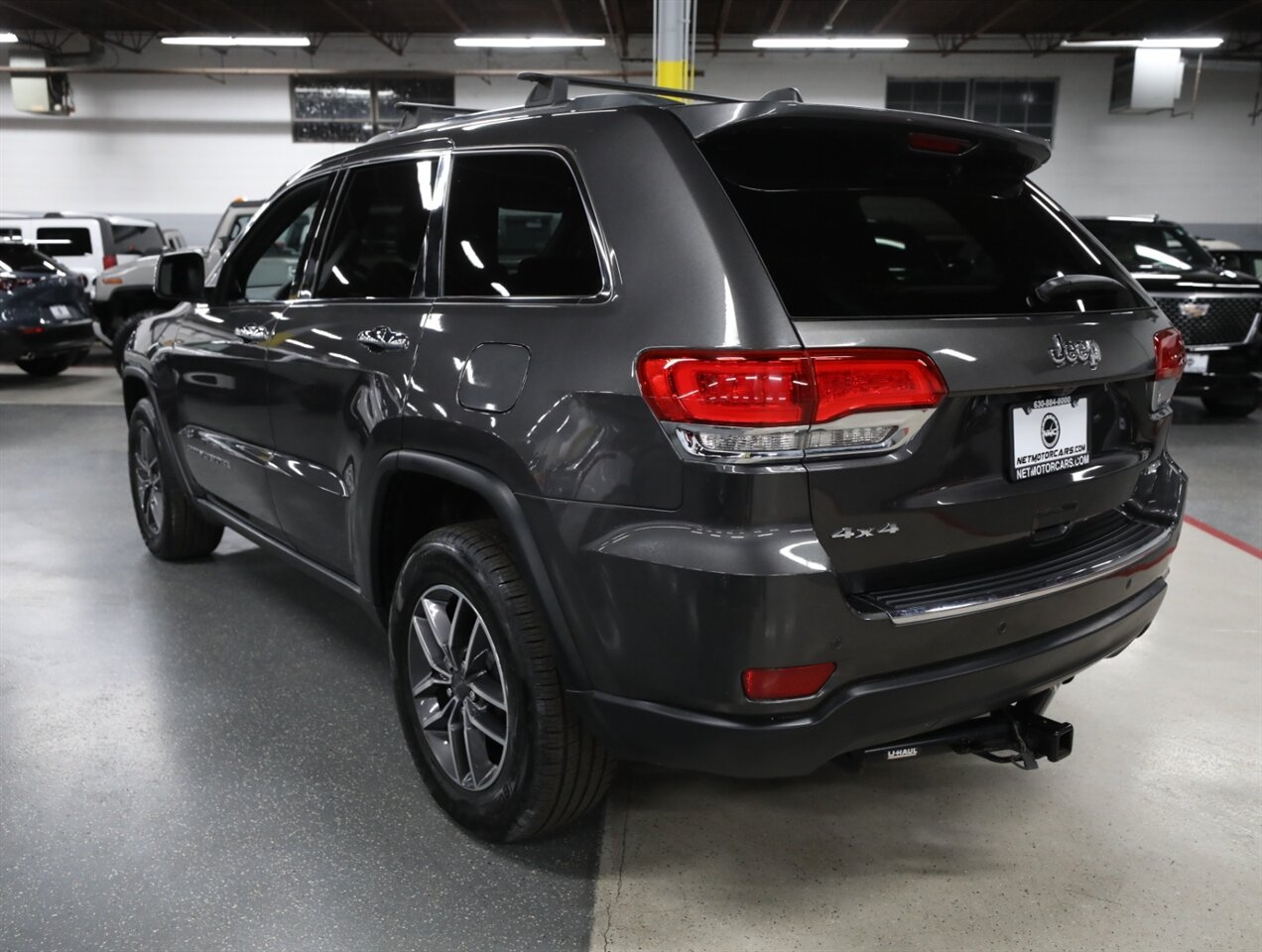 2019 Jeep Grand Cherokee Limited 4X4 - Photo 13 - Addison, IL 60101
