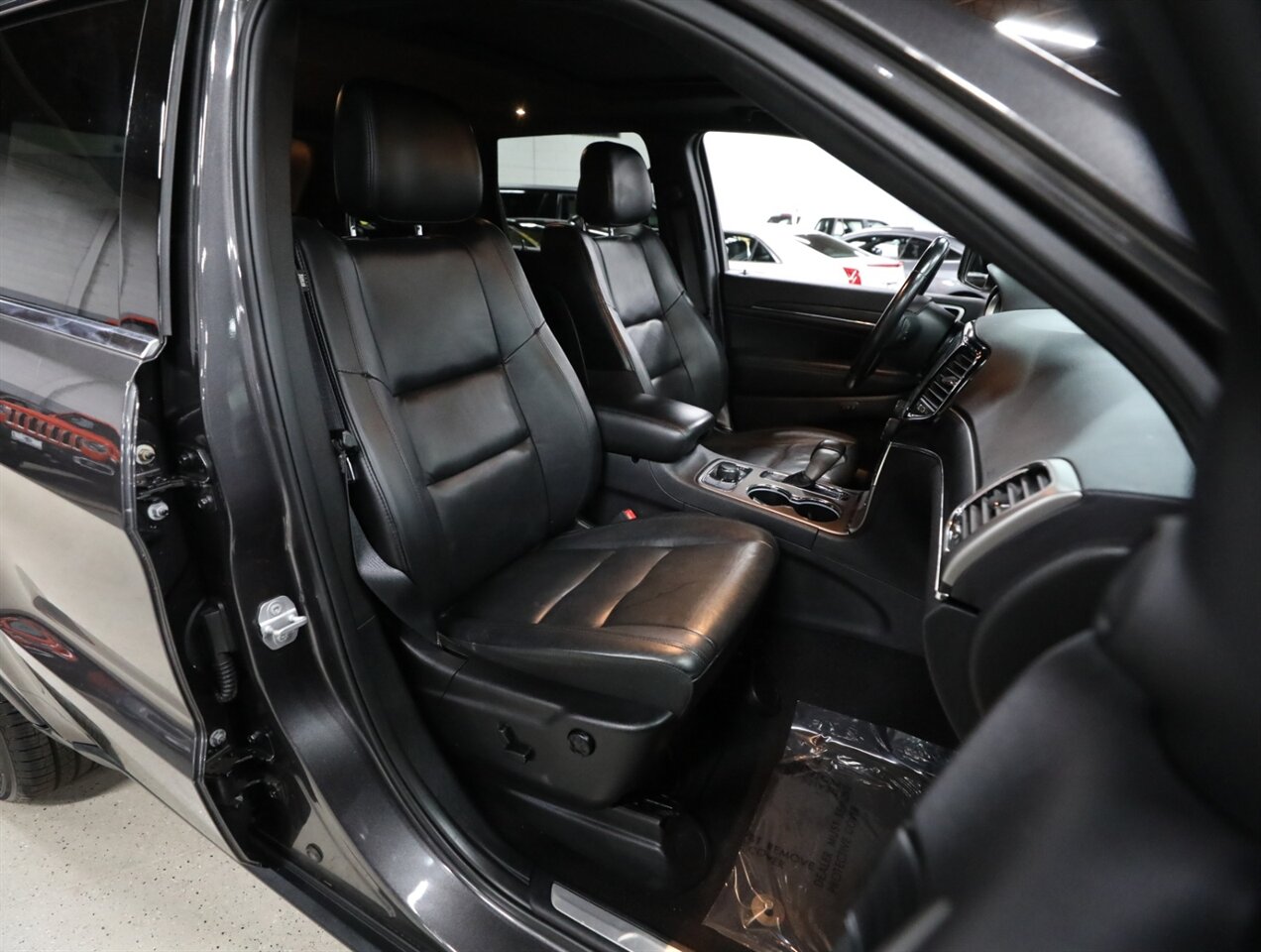 2019 Jeep Grand Cherokee Limited 4X4 - Photo 20 - Addison, IL 60101