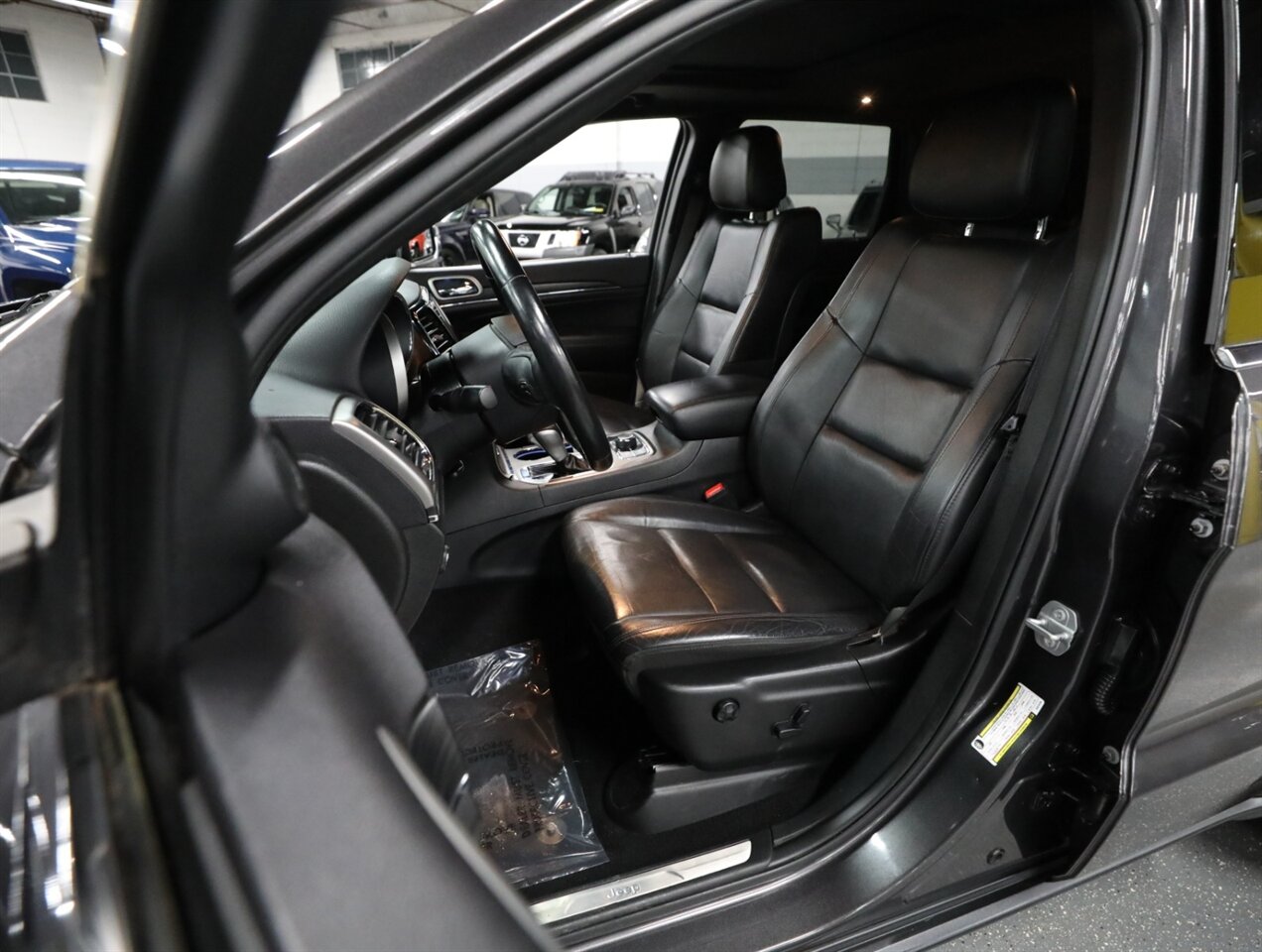 2019 Jeep Grand Cherokee Limited 4X4 - Photo 32 - Addison, IL 60101