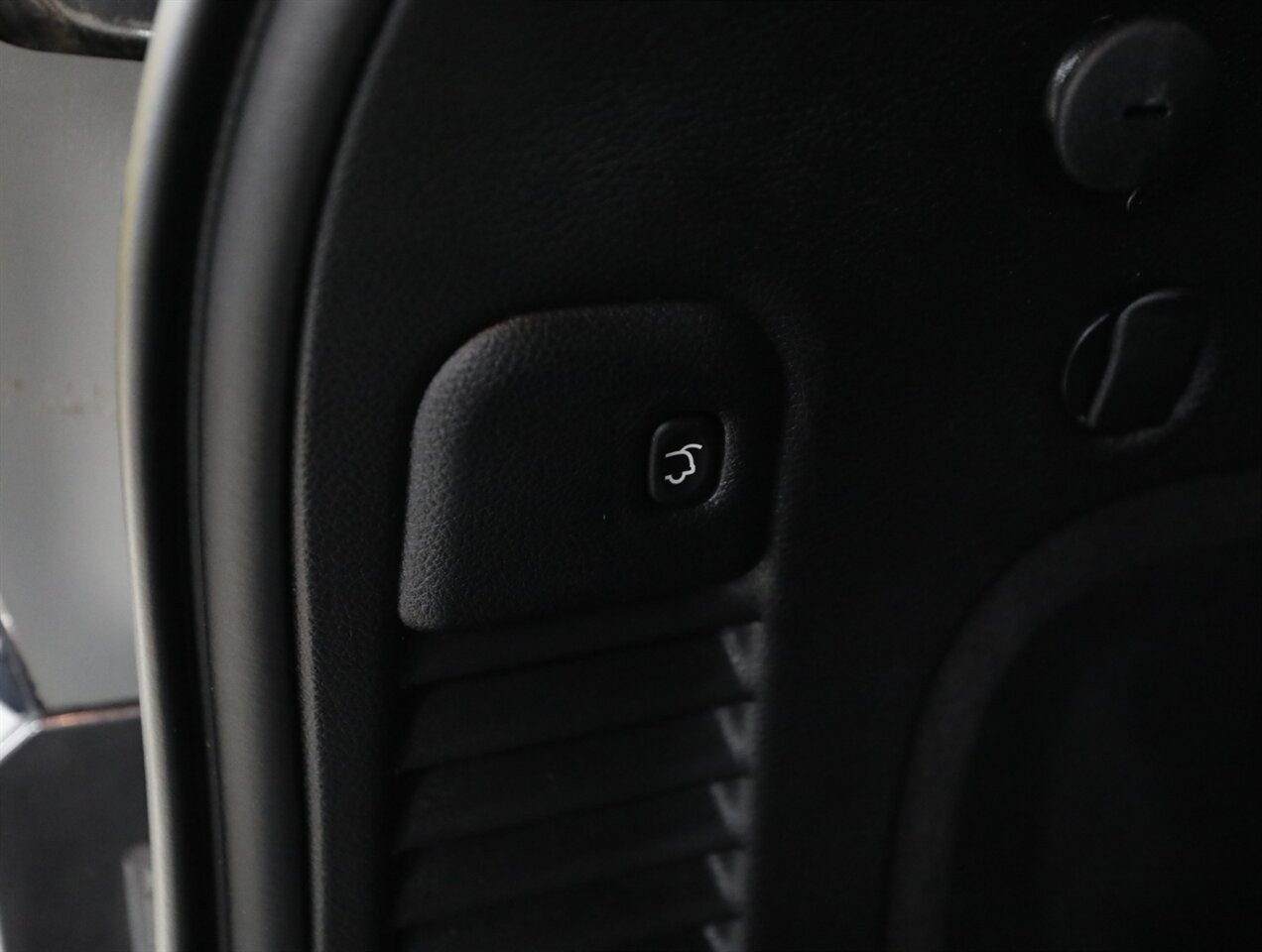 2019 Jeep Grand Cherokee Limited 4X4 - Photo 25 - Addison, IL 60101