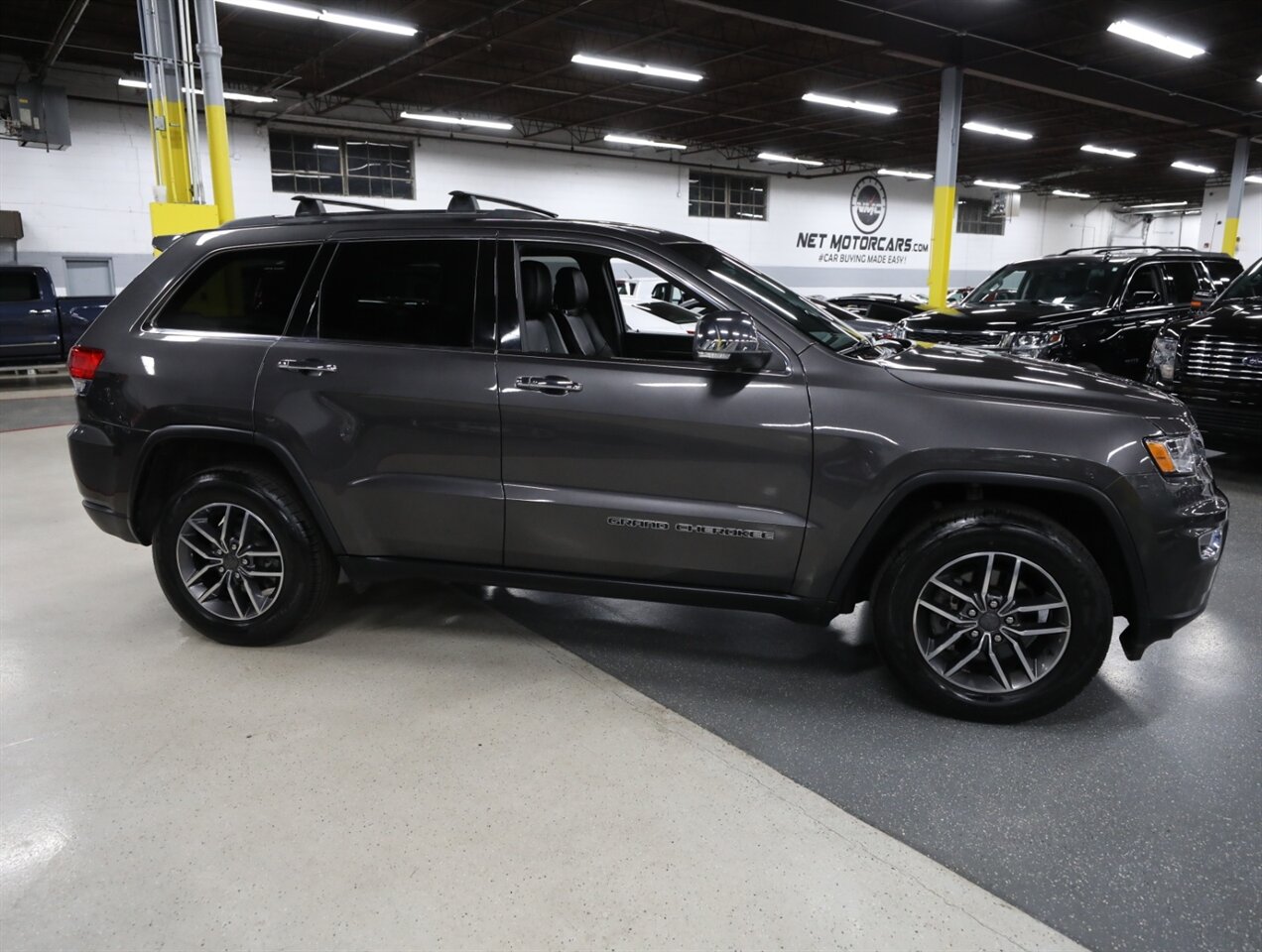 2019 Jeep Grand Cherokee Limited 4X4 - Photo 8 - Addison, IL 60101