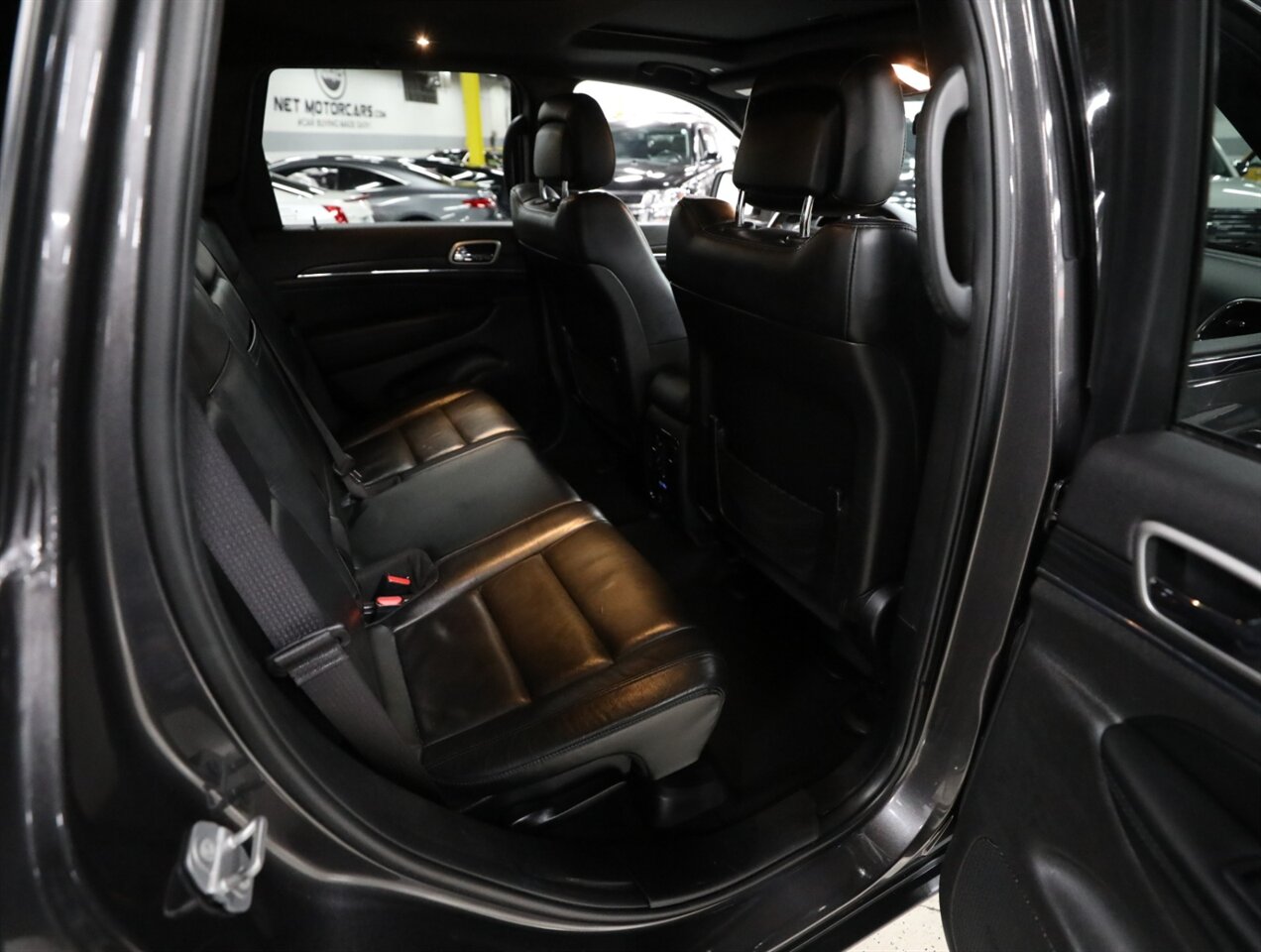 2019 Jeep Grand Cherokee Limited 4X4 - Photo 22 - Addison, IL 60101