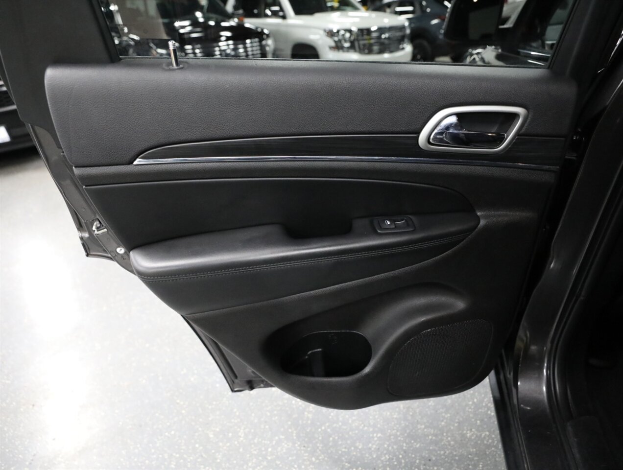 2019 Jeep Grand Cherokee Limited 4X4 - Photo 26 - Addison, IL 60101