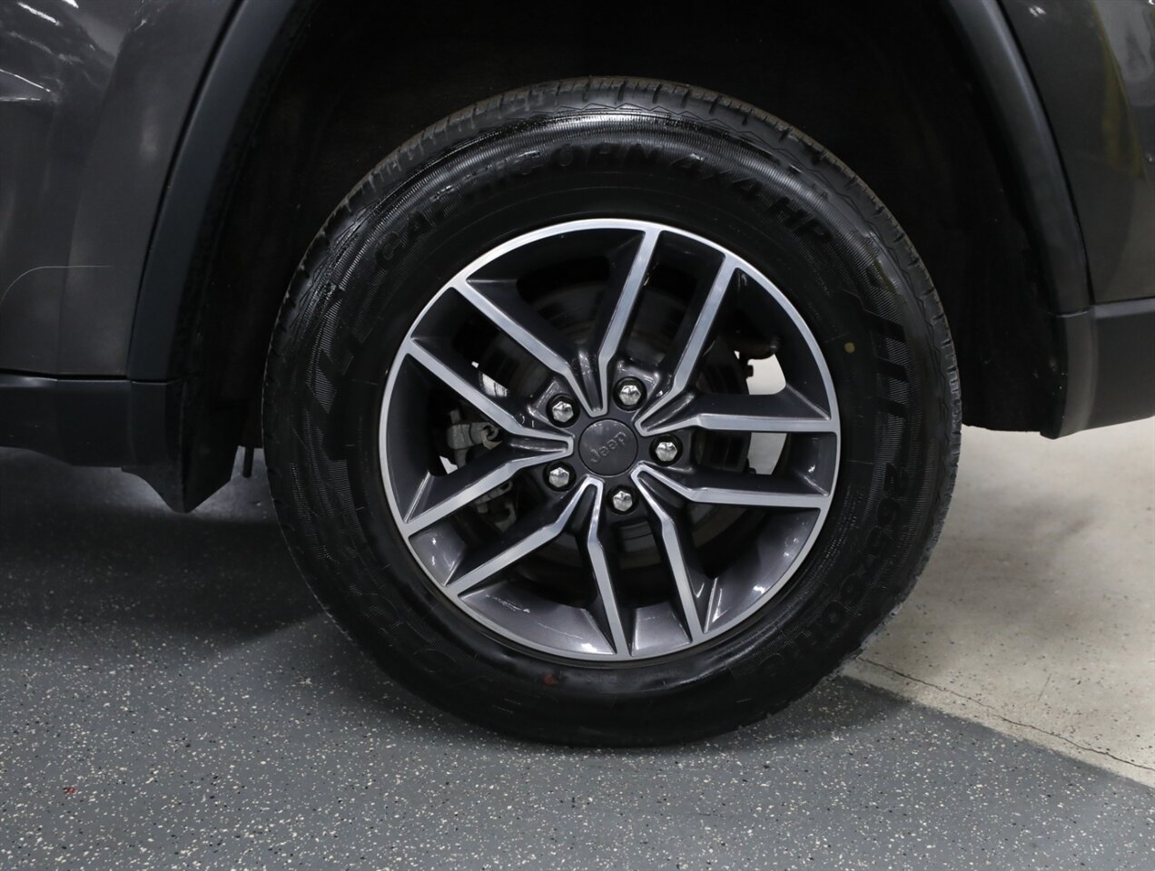 2019 Jeep Grand Cherokee Limited 4X4 - Photo 47 - Addison, IL 60101