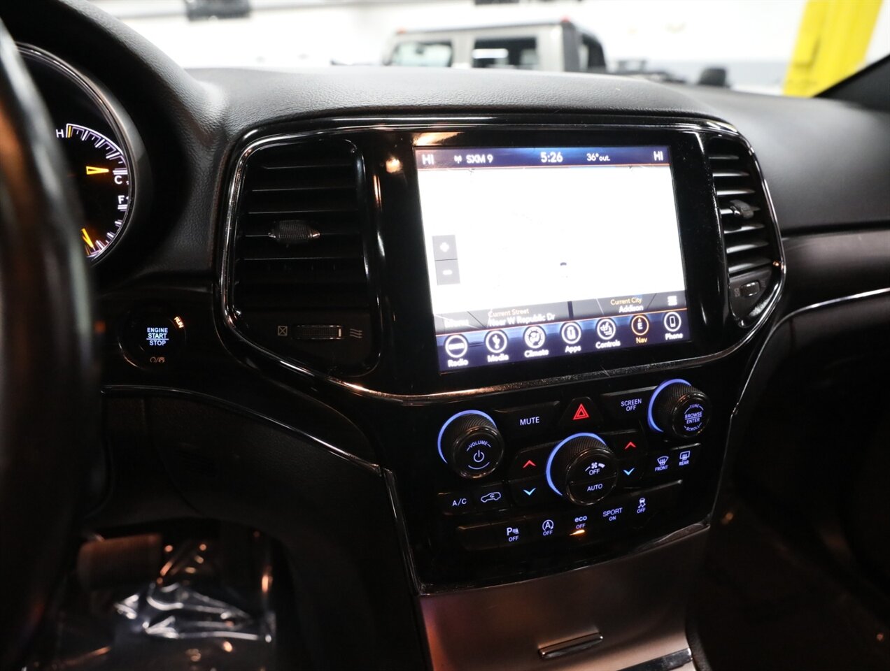 2019 Jeep Grand Cherokee Limited 4X4 - Photo 37 - Addison, IL 60101