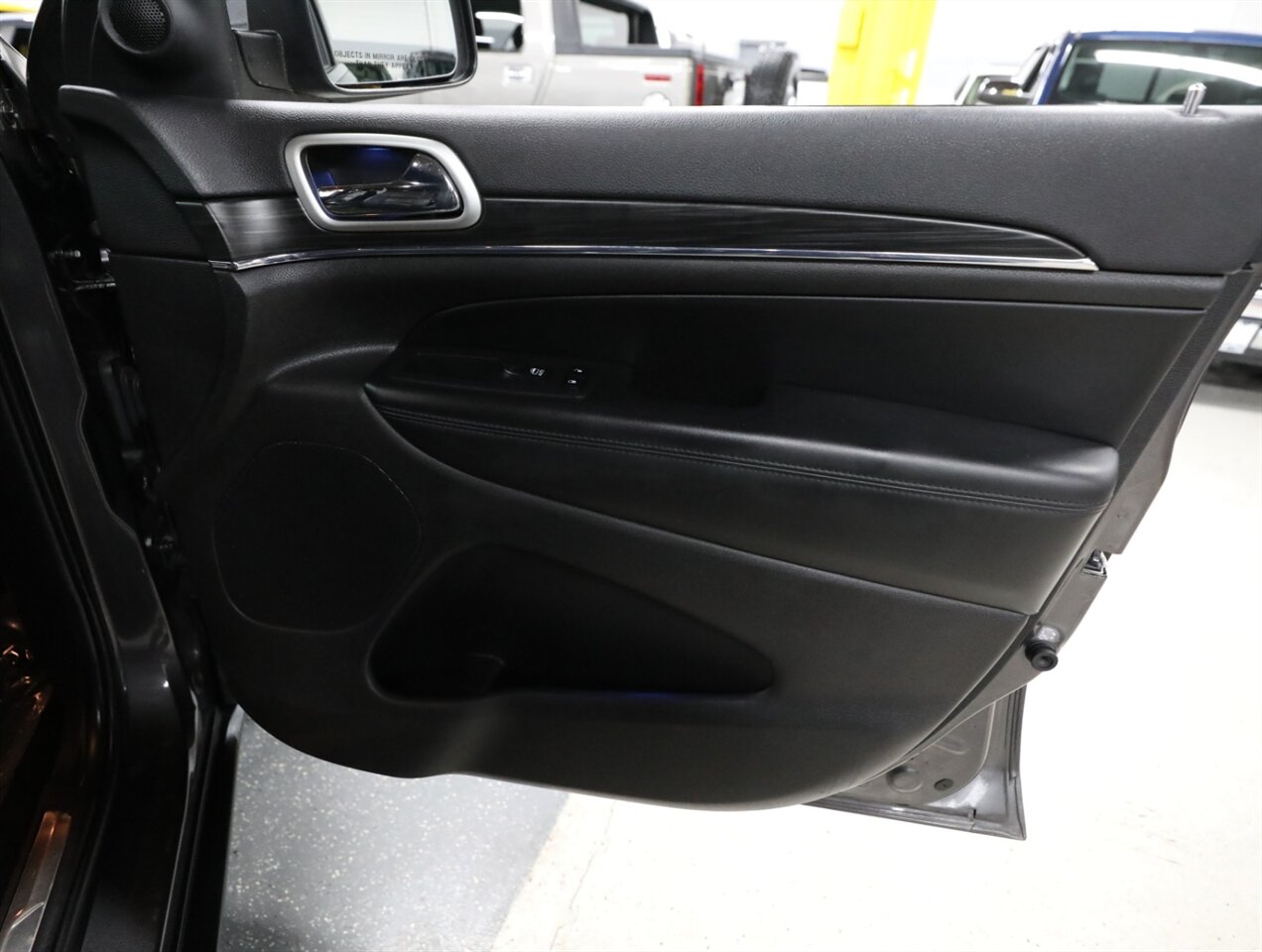 2019 Jeep Grand Cherokee Limited 4X4 - Photo 18 - Addison, IL 60101