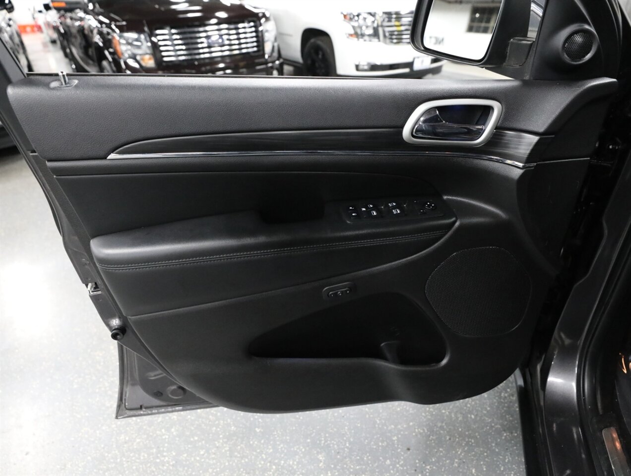 2019 Jeep Grand Cherokee Limited 4X4 - Photo 30 - Addison, IL 60101