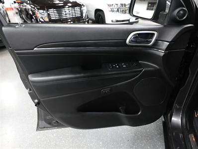 2019 Jeep Grand Cherokee Limited 4X4 - Photo 30 - Addison, IL 60101
