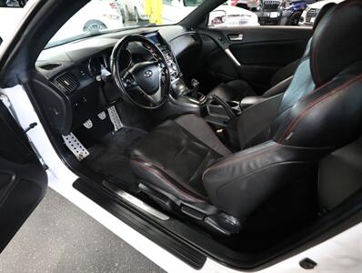 2016 Hyundai Genesis Coupe 3.8 R-Spec   - Photo 24 - Addison, IL 60101