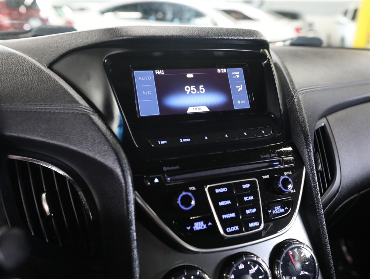 2016 Hyundai Genesis Coupe 3.8 R-Spec - Photo 32 - Addison, IL 60101