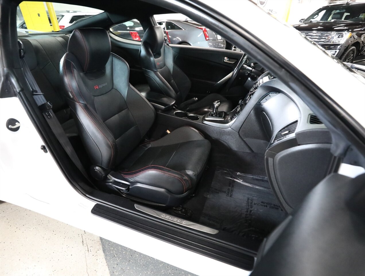 2016 Hyundai Genesis Coupe 3.8 R-Spec - Photo 19 - Addison, IL 60101