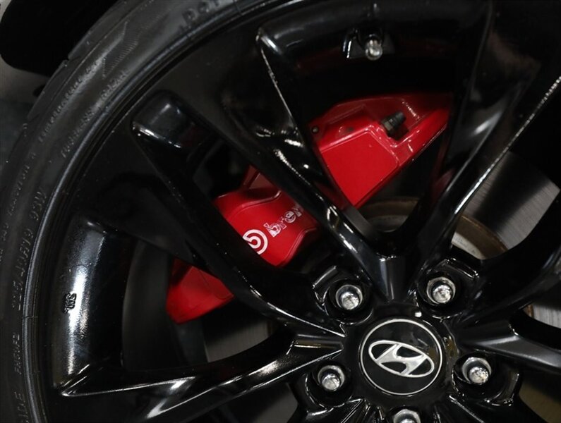 2016 Hyundai Genesis Coupe 3.8 R-Spec - Photo 38 - Addison, IL 60101