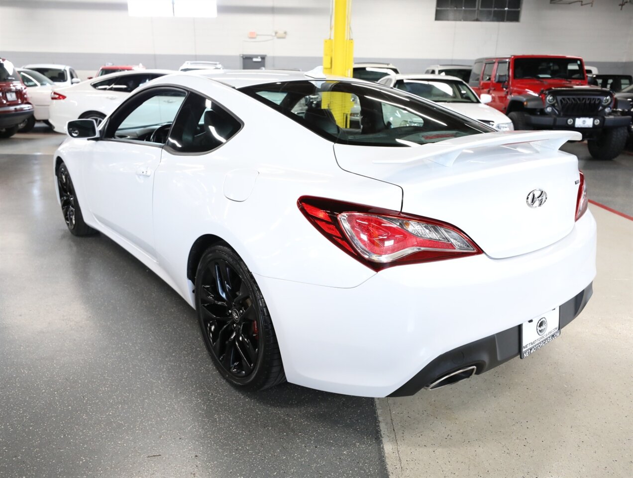 2016 Hyundai Genesis Coupe 3.8 R-Spec - Photo 13 - Addison, IL 60101