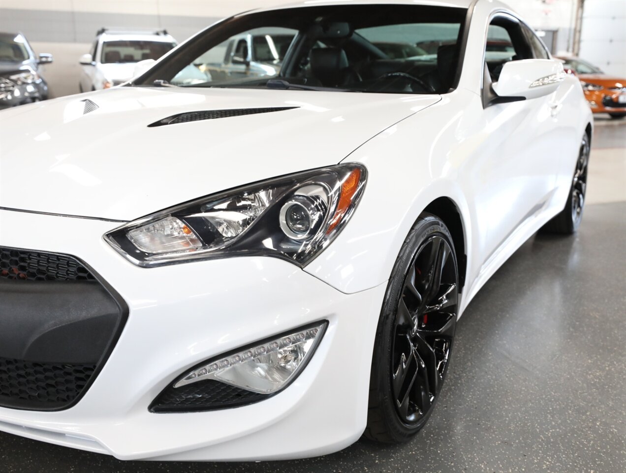2016 Hyundai Genesis Coupe 3.8 R-Spec - Photo 5 - Addison, IL 60101