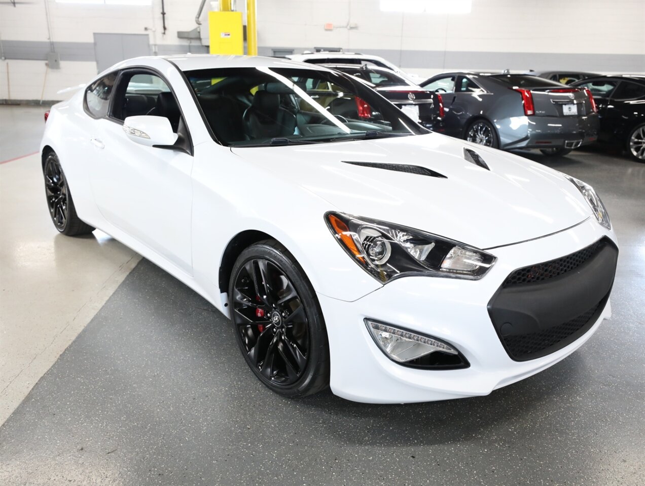 2016 Hyundai Genesis Coupe 3.8 R-Spec - Photo 7 - Addison, IL 60101