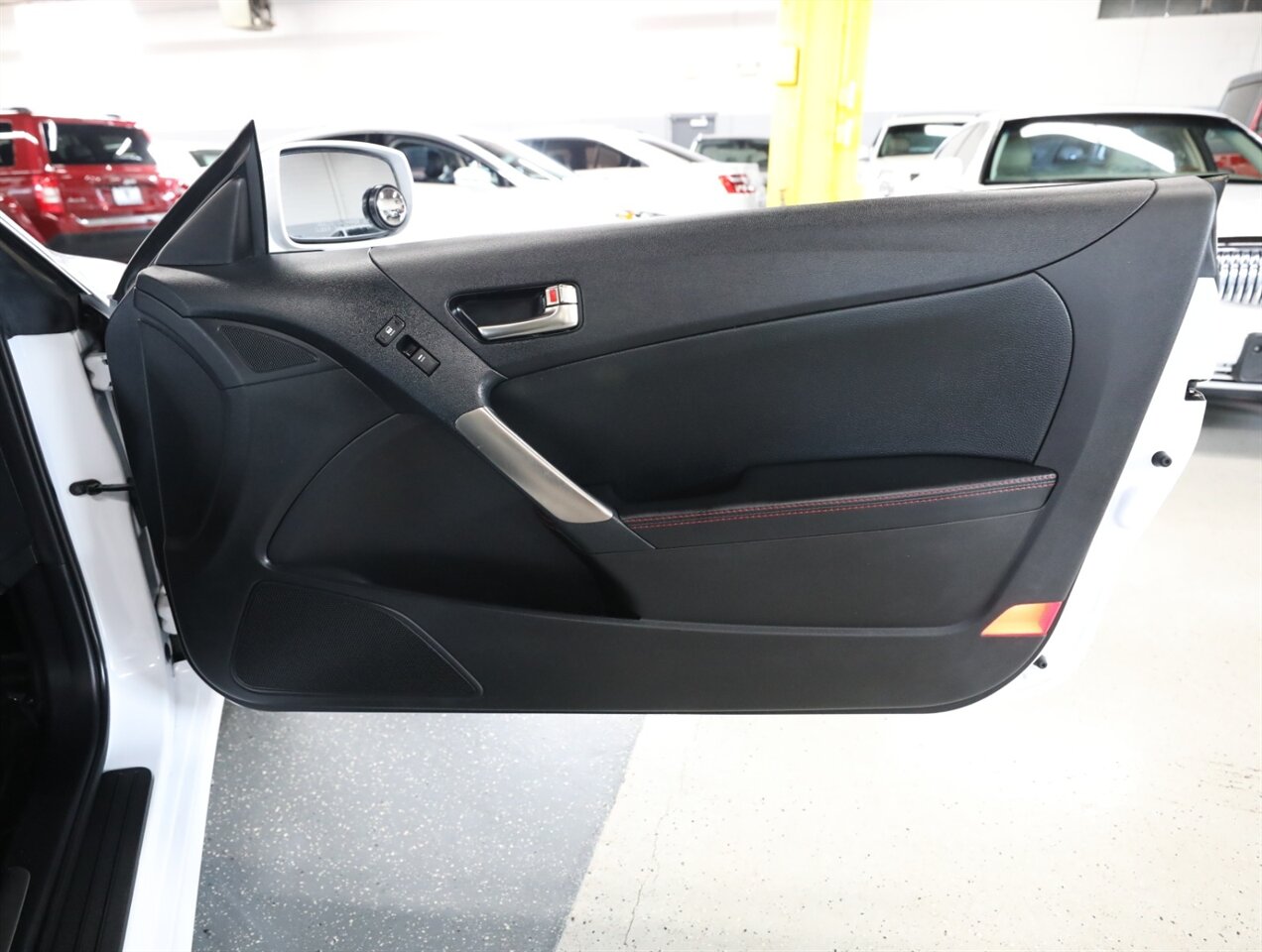 2016 Hyundai Genesis Coupe 3.8 R-Spec - Photo 17 - Addison, IL 60101