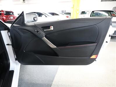 2016 Hyundai Genesis Coupe 3.8 R-Spec   - Photo 17 - Addison, IL 60101