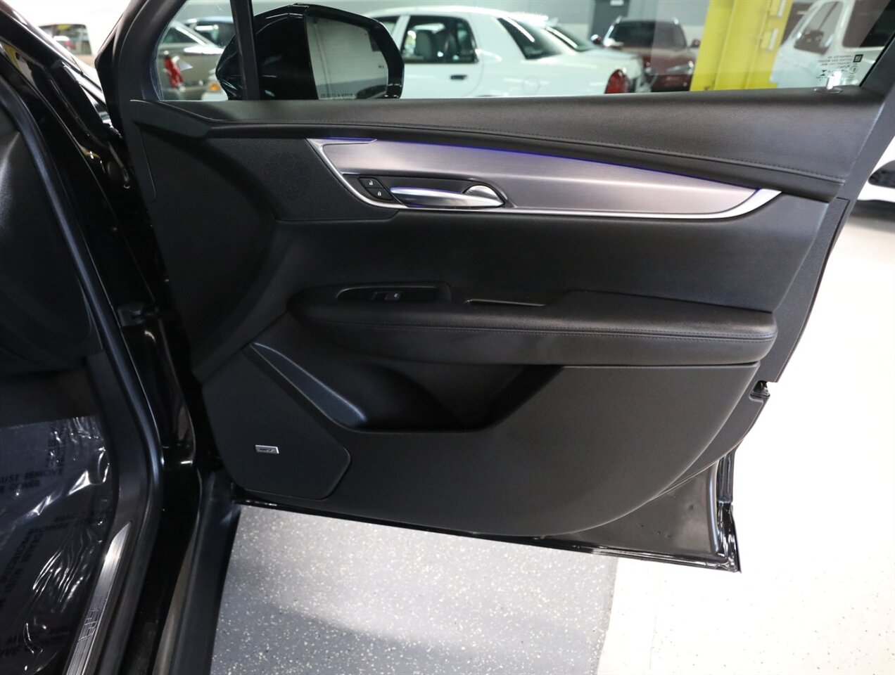 2017 Cadillac XT5 Premium Luxury - Photo 17 - Addison, IL 60101