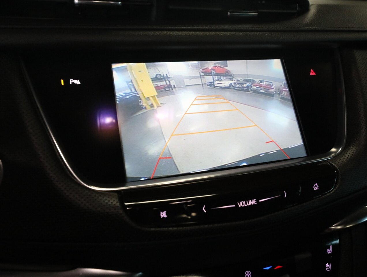 2017 Cadillac XT5 Premium Luxury - Photo 39 - Addison, IL 60101