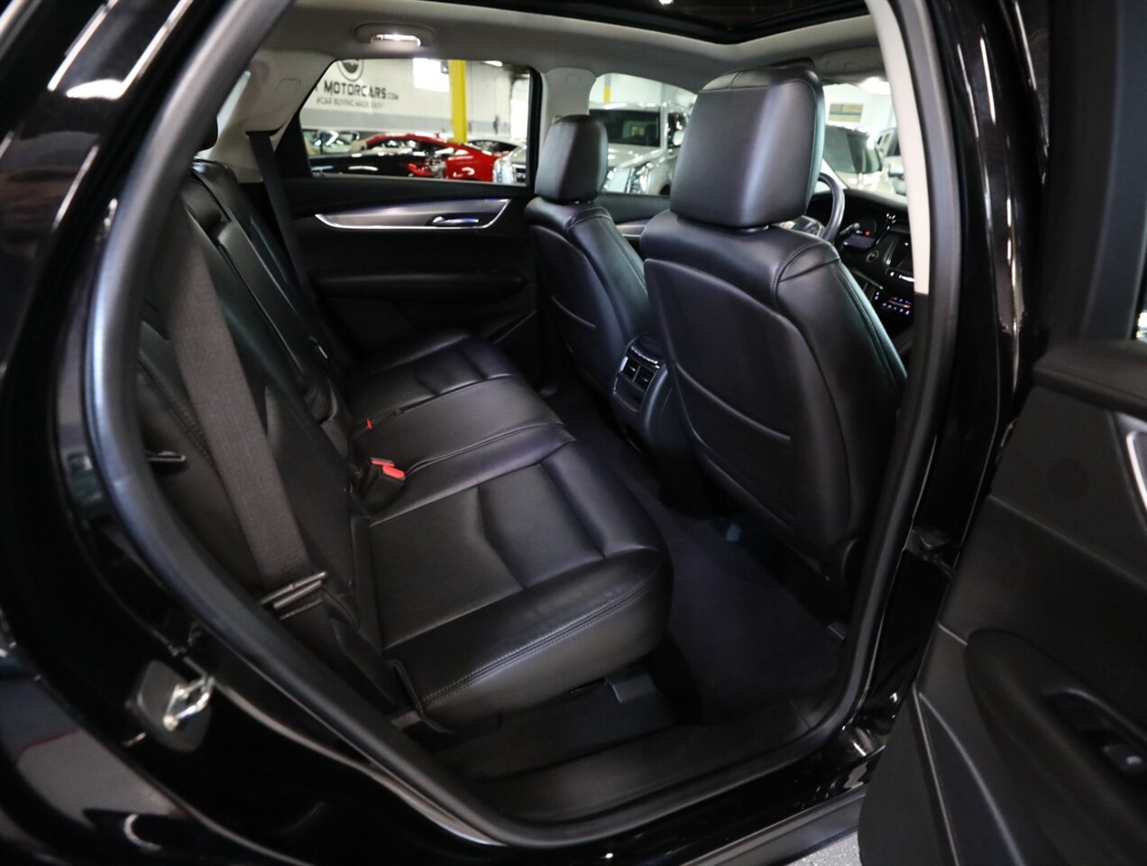 2017 Cadillac XT5 Premium Luxury - Photo 21 - Addison, IL 60101