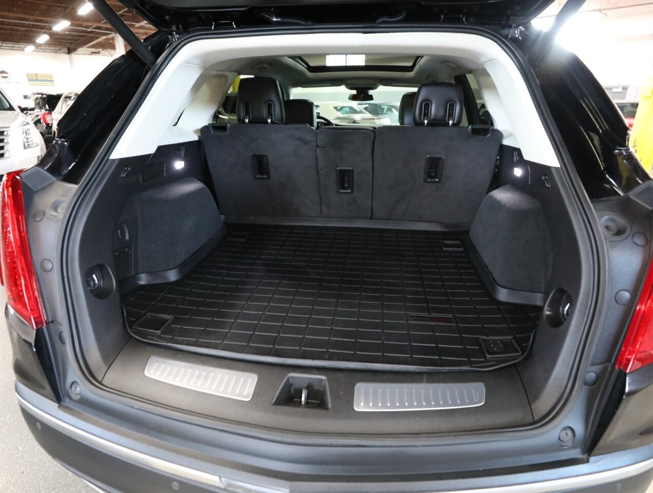 2017 Cadillac XT5 Premium Luxury - Photo 23 - Addison, IL 60101