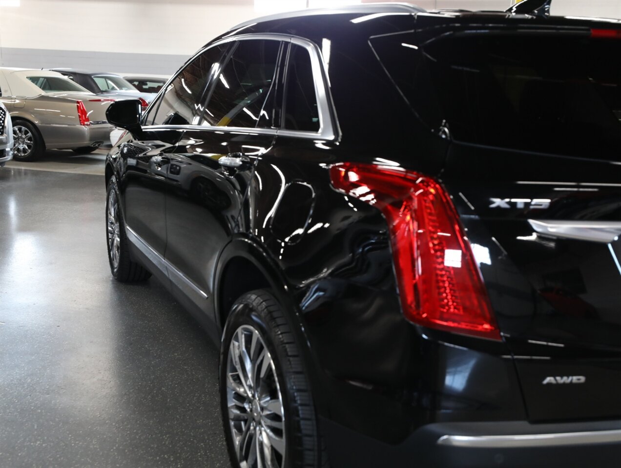 2017 Cadillac XT5 Premium Luxury - Photo 15 - Addison, IL 60101