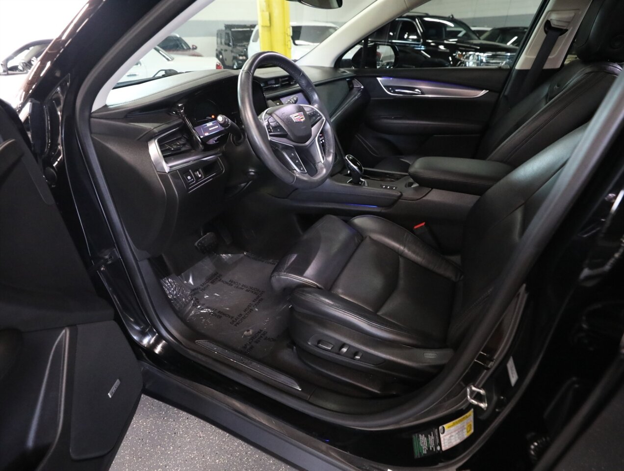 2017 Cadillac XT5 Premium Luxury - Photo 31 - Addison, IL 60101