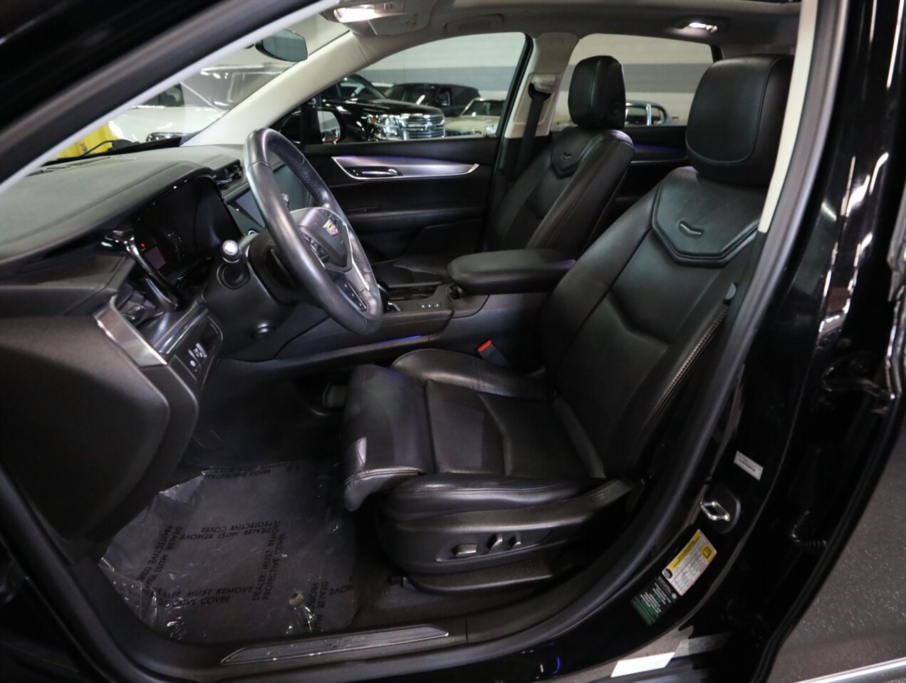 2017 Cadillac XT5 Premium Luxury - Photo 32 - Addison, IL 60101