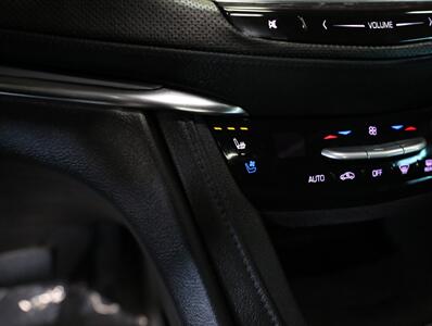 2017 Cadillac XT5 Premium Luxury - Photo 36 - Addison, IL 60101