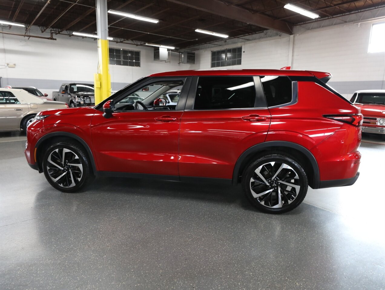2022 Mitsubishi Outlander ES 2.5 S-AWC - Photo 14 - Addison, IL 60101