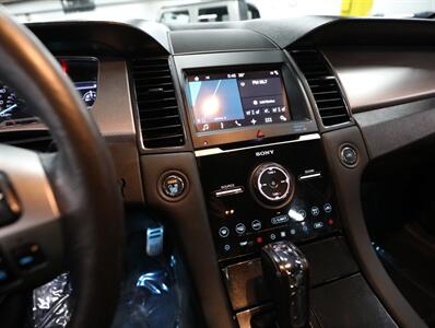 2017 Ford Taurus SHO AWD   - Photo 36 - Addison, IL 60101