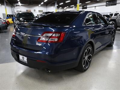 2017 Ford Taurus SHO AWD   - Photo 10 - Addison, IL 60101