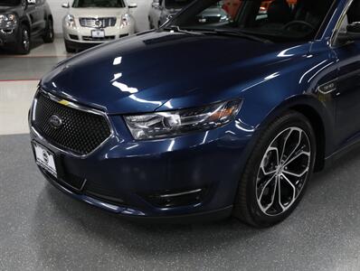 2017 Ford Taurus SHO AWD   - Photo 3 - Addison, IL 60101