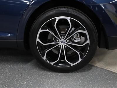 2017 Ford Taurus SHO AWD   - Photo 45 - Addison, IL 60101