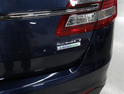 2017 Ford Taurus SHO AWD   - Photo 12 - Addison, IL 60101