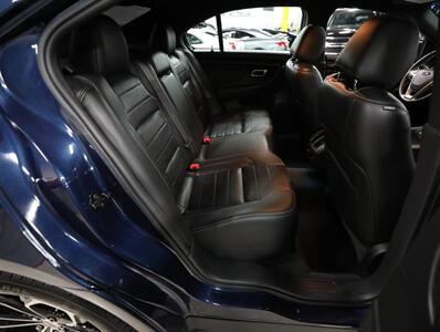 2017 Ford Taurus SHO AWD   - Photo 23 - Addison, IL 60101
