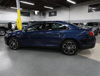 2017 Ford Taurus SHO AWD   - Photo 17 - Addison, IL 60101
