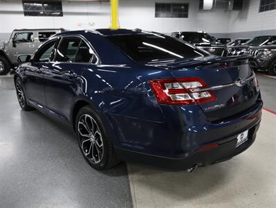 2017 Ford Taurus SHO AWD   - Photo 15 - Addison, IL 60101