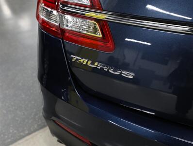 2017 Ford Taurus SHO AWD   - Photo 13 - Addison, IL 60101