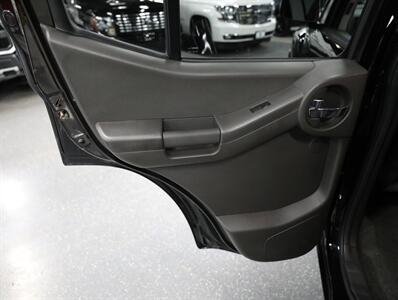 2014 Nissan Xterra PRO-4X 4x4 - Photo 25 - Addison, IL 60101