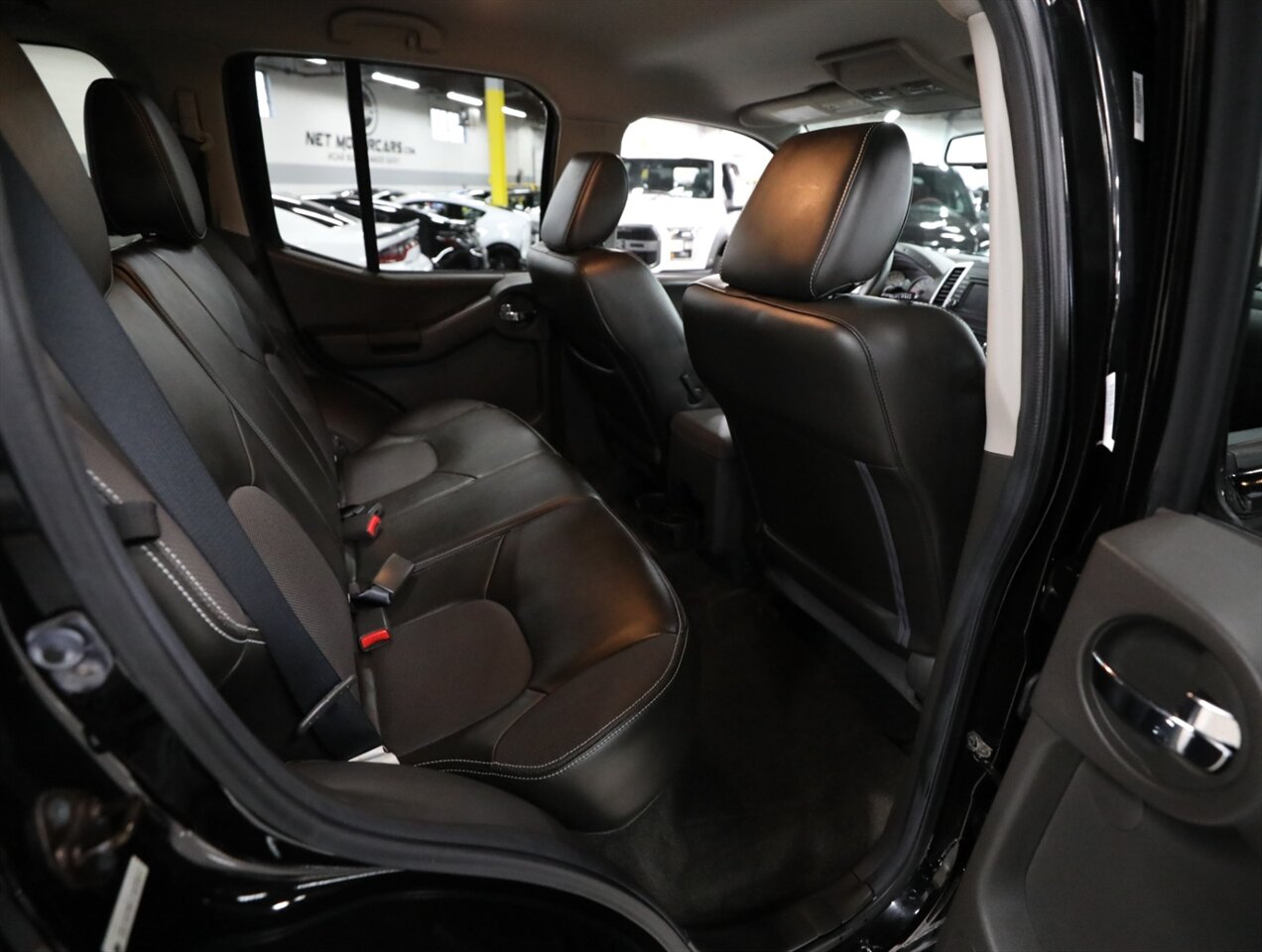 2014 Nissan Xterra PRO-4X 4x4 - Photo 21 - Addison, IL 60101