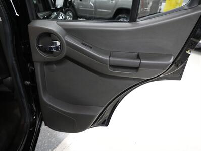2014 Nissan Xterra PRO-4X 4x4 - Photo 20 - Addison, IL 60101