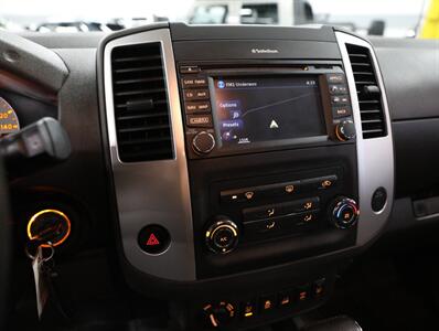 2014 Nissan Xterra PRO-4X 4x4 - Photo 35 - Addison, IL 60101